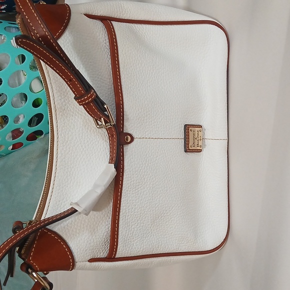 Dooney & Bourke Handbags - Dooney & Bourke purse